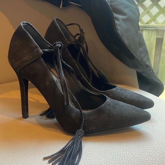 Guess Black Pointy Toe Pumps Lace Up Suede Material - Picture 3 of 8